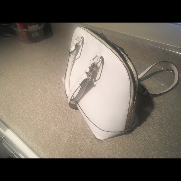 Handbag - Picture 3 of 5